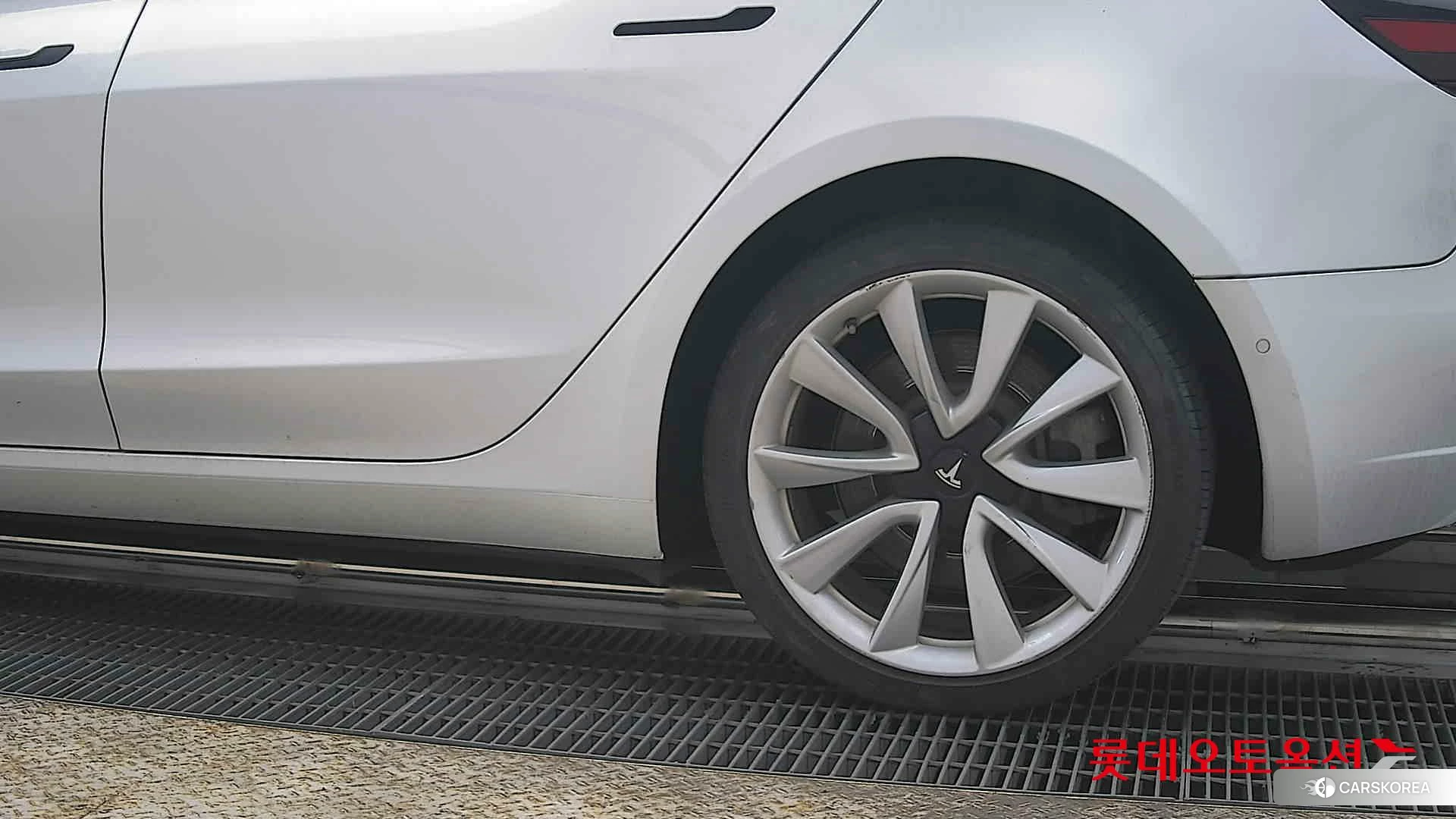 Tesla Model 3 Long Range id 3881981 из Кореи 14