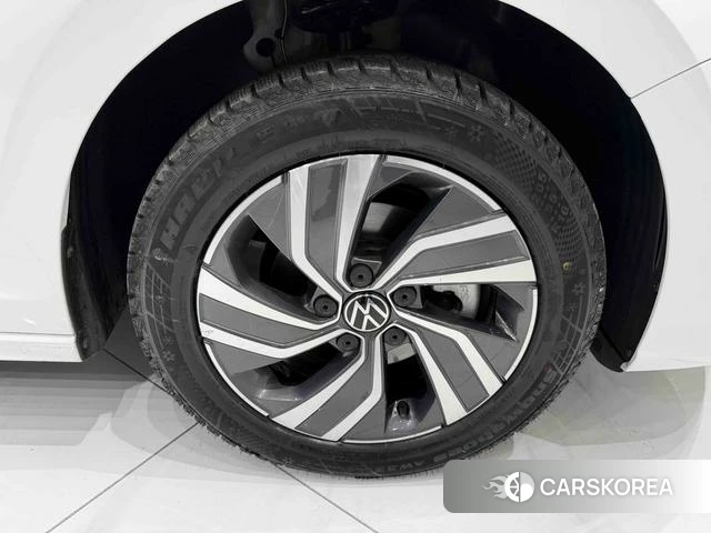 Volkswagen Bora id 4256478 из Китая 14