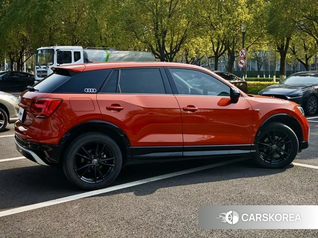 Audi Q2L id 4209678 из Китая 14