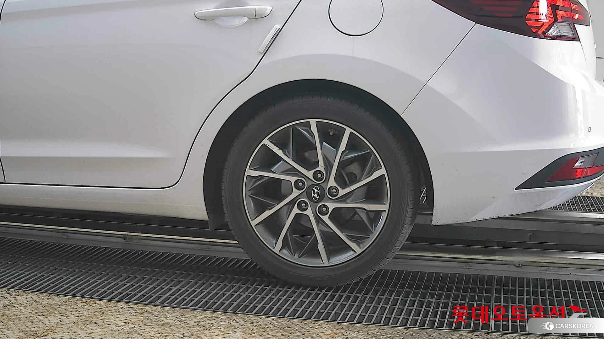 Hyundai Avante id 3881984 из Кореи 14