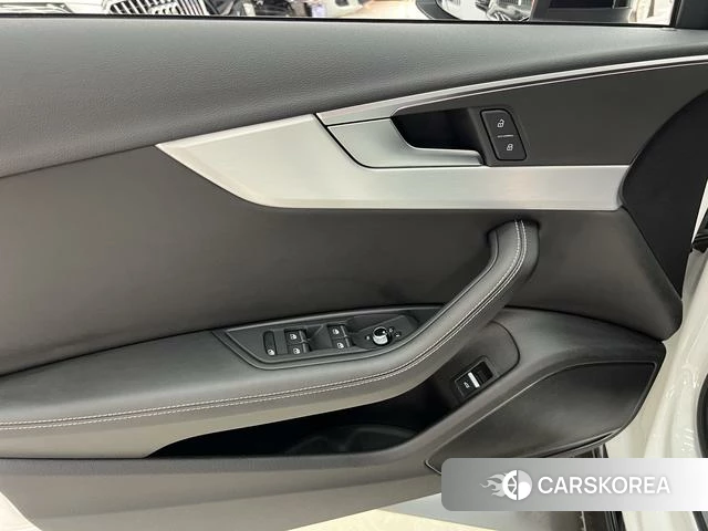 Audi A4L id 4290436 из Китая 14