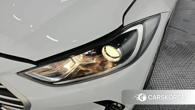 Hyundai Avante AD id 4672686 из Кореи 14
