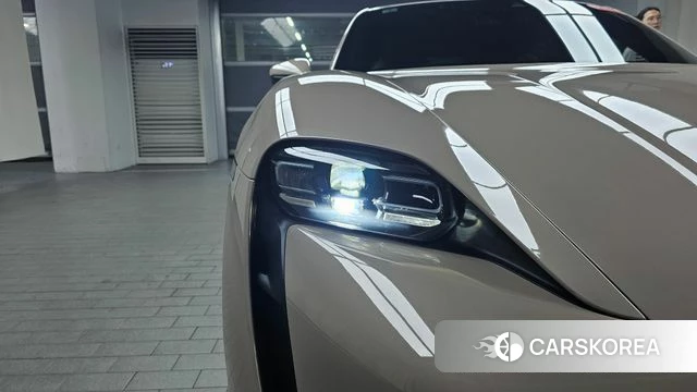 Porsche Taycan id 4591853 из Кореи 14