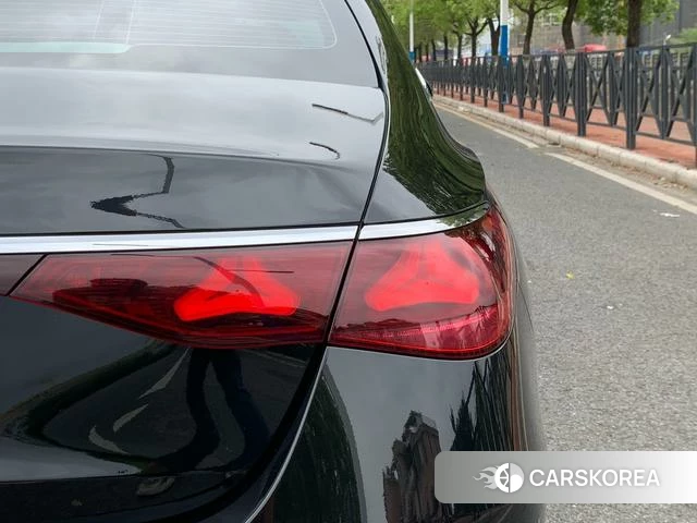 Mercedes-Benz E-class id 4299591 из Китая 14