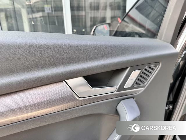 Audi Q5L id 4211480 из Китая 14