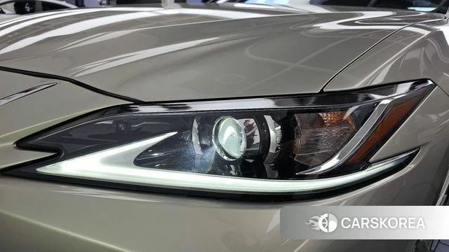 Lexus ES300h 7th generation id 4435548 из Кореи 14