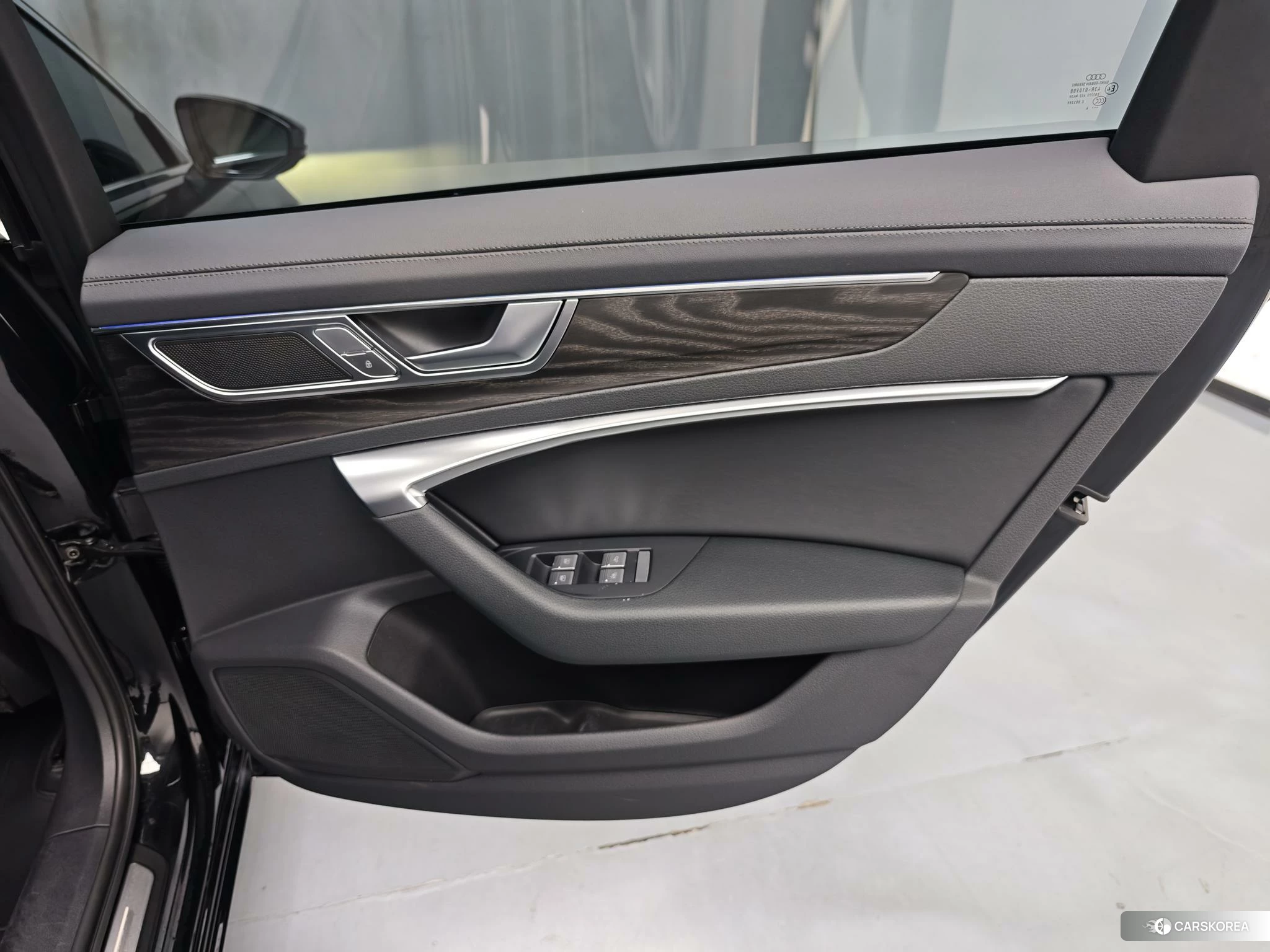 Audi A6L id 4467962 из Китая 14