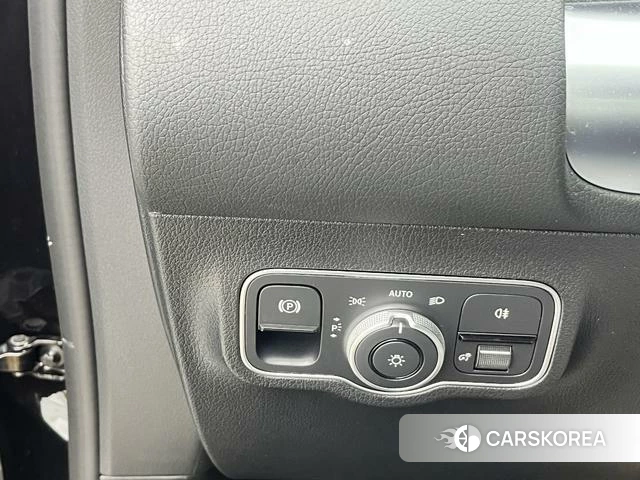 Mercedes-Benz GLB id 4259563 из Китая 14