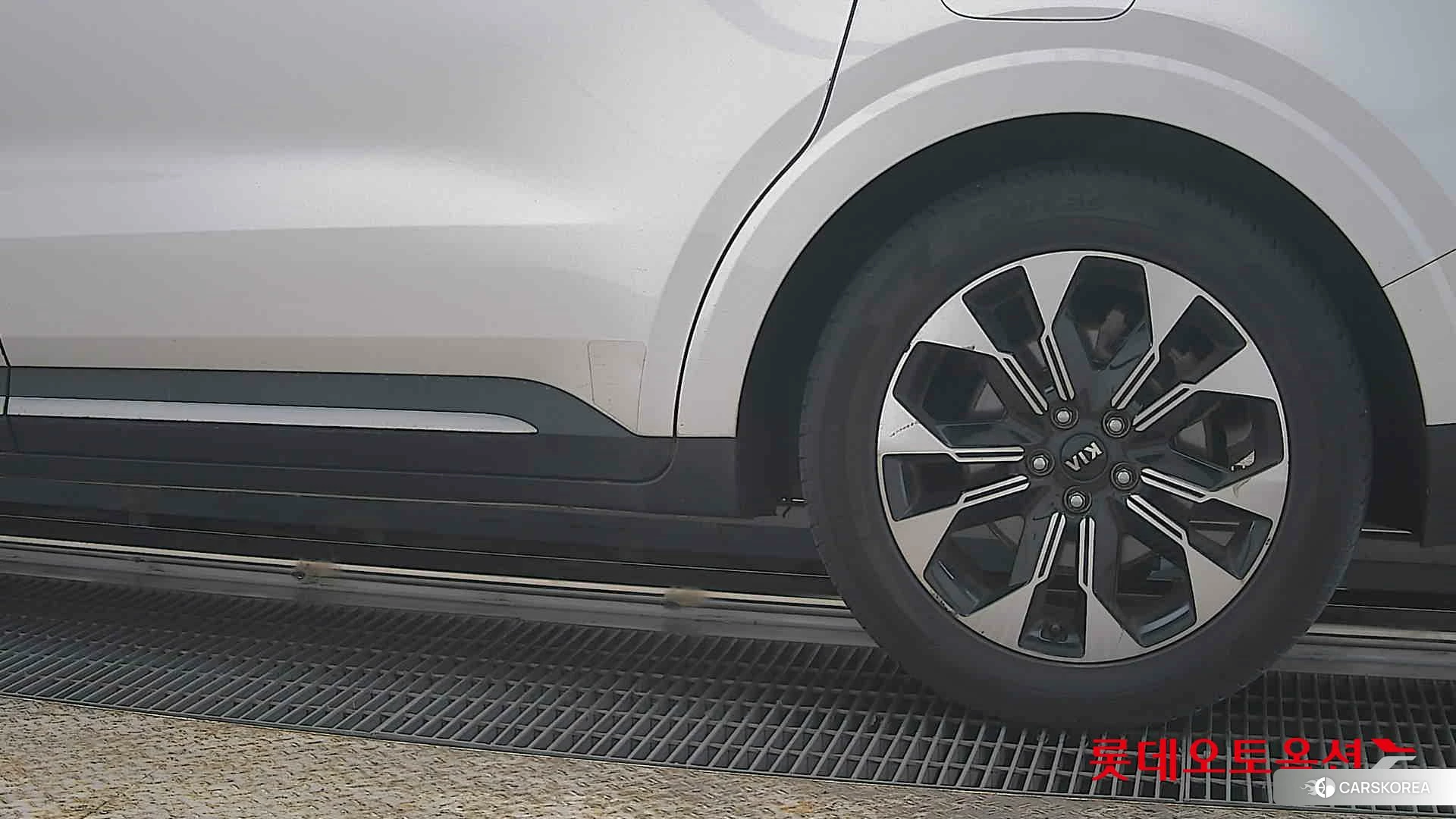 Kia Carnival id 3869406 из Кореи 14