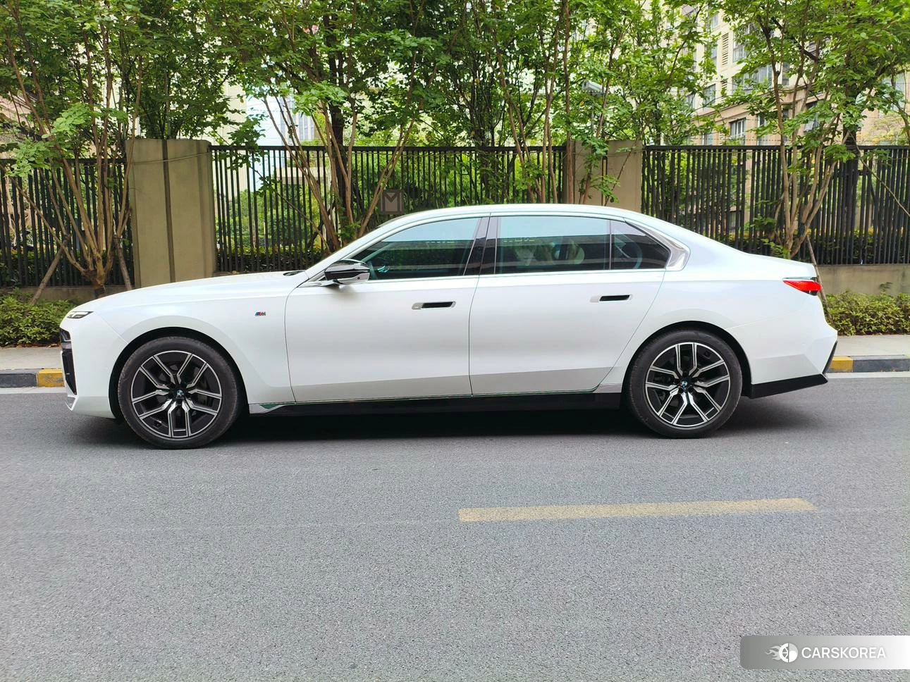 BMW 7 series id 4467873 из Китая 14
