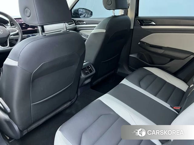 Volkswagen Bora id 4290827 из Китая 14