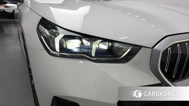 BMW 5 Series (G60) id 4360400 из Кореи 14