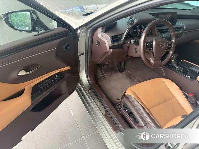 Lexus ES id 4301714 из Китая 14
