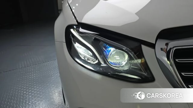 Mercedes-Benz E-Class W213 id 4722327 из Кореи 14