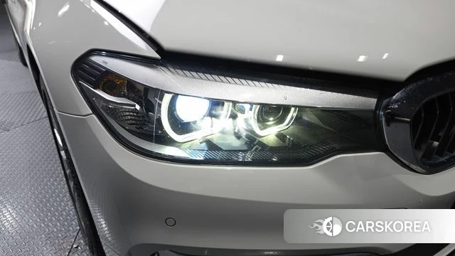 BMW 5 Series (G30) id 4245816 из Кореи 14