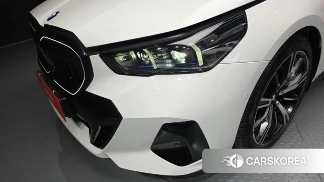 BMW 5 Series (G60) id 4266319 из Кореи 14
