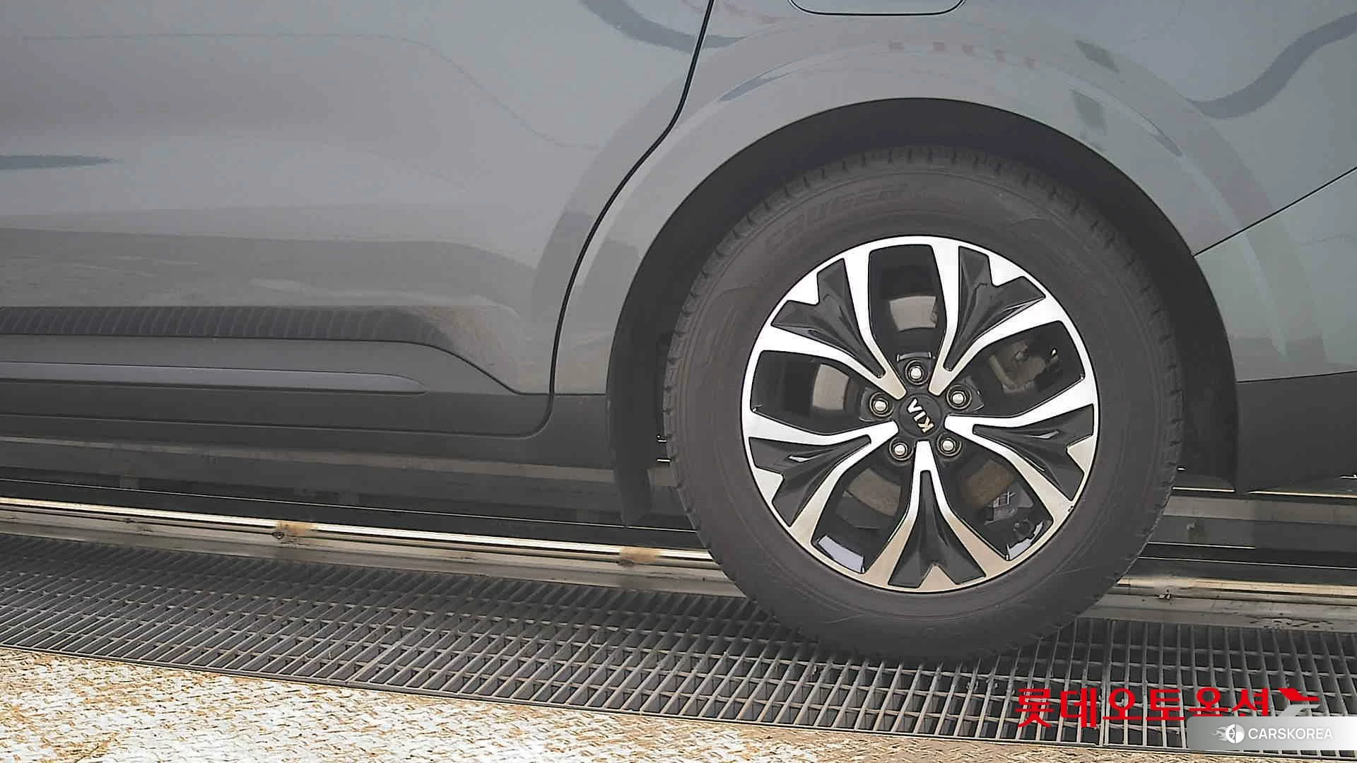 Kia Carnival id 3875761 из Кореи 14