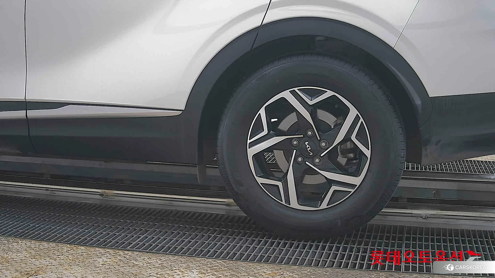 Kia Sportage id 3875731 из Кореи 14