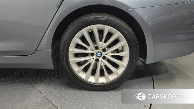 BMW 5 Series (G30) id 4615472 из Кореи 14