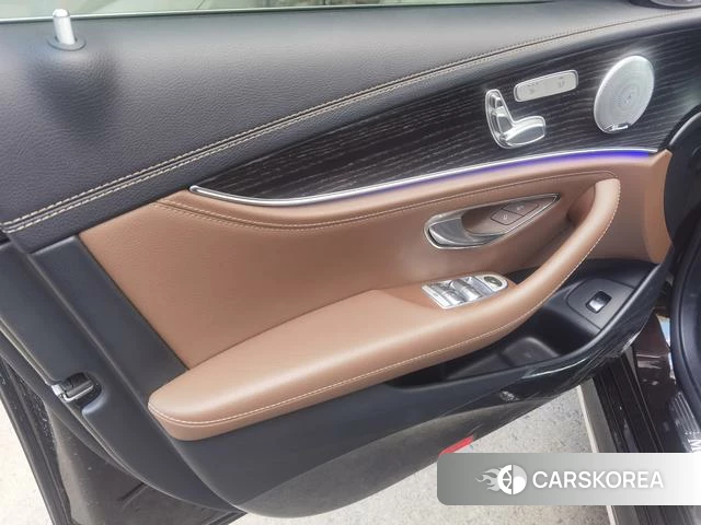 Mercedes-Benz E-class id 4298268 из Китая 14