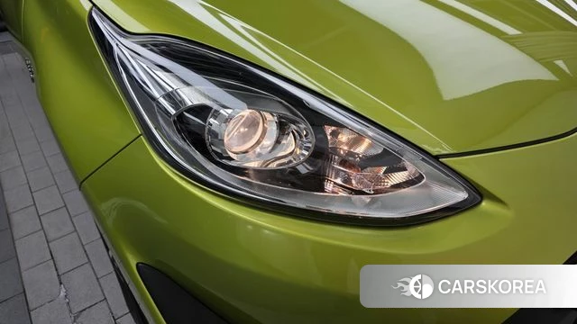 Toyota Prius C id 4760323 из Кореи 14