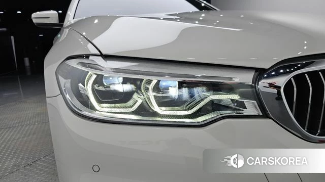 BMW 5 Series (G30) id 4397830 из Кореи 14