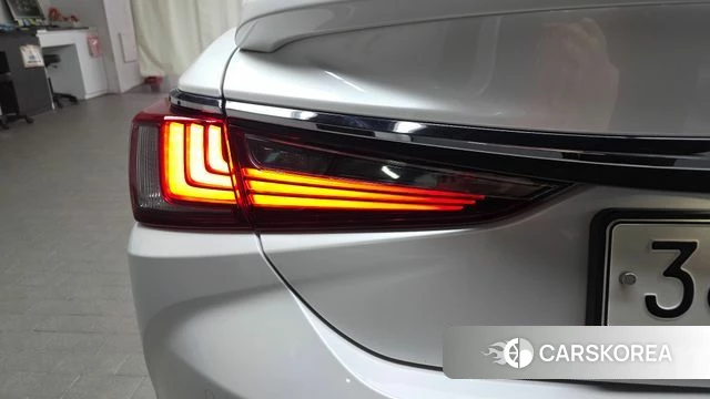 Lexus ES300h 7th generation id 4222775 из Кореи 14