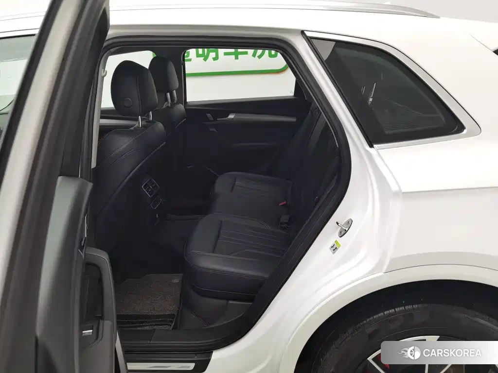 Audi Q5L id 4601879 из Китая 14