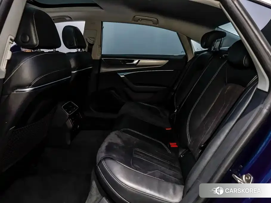 Audi A7L id 4649227 из Китая 14