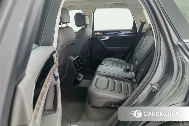 Volkswagen Touareg id 4253584 из Китая 14