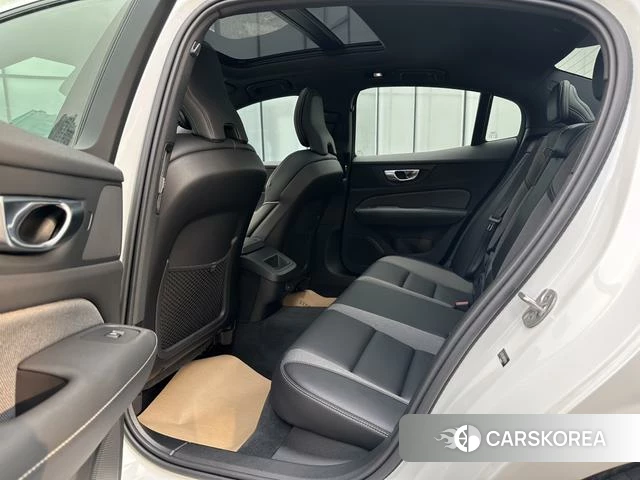 Volvo S60 id 3875906 из Китая 14