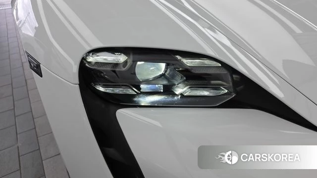 Porsche Taycan id 4880071 из Кореи 14