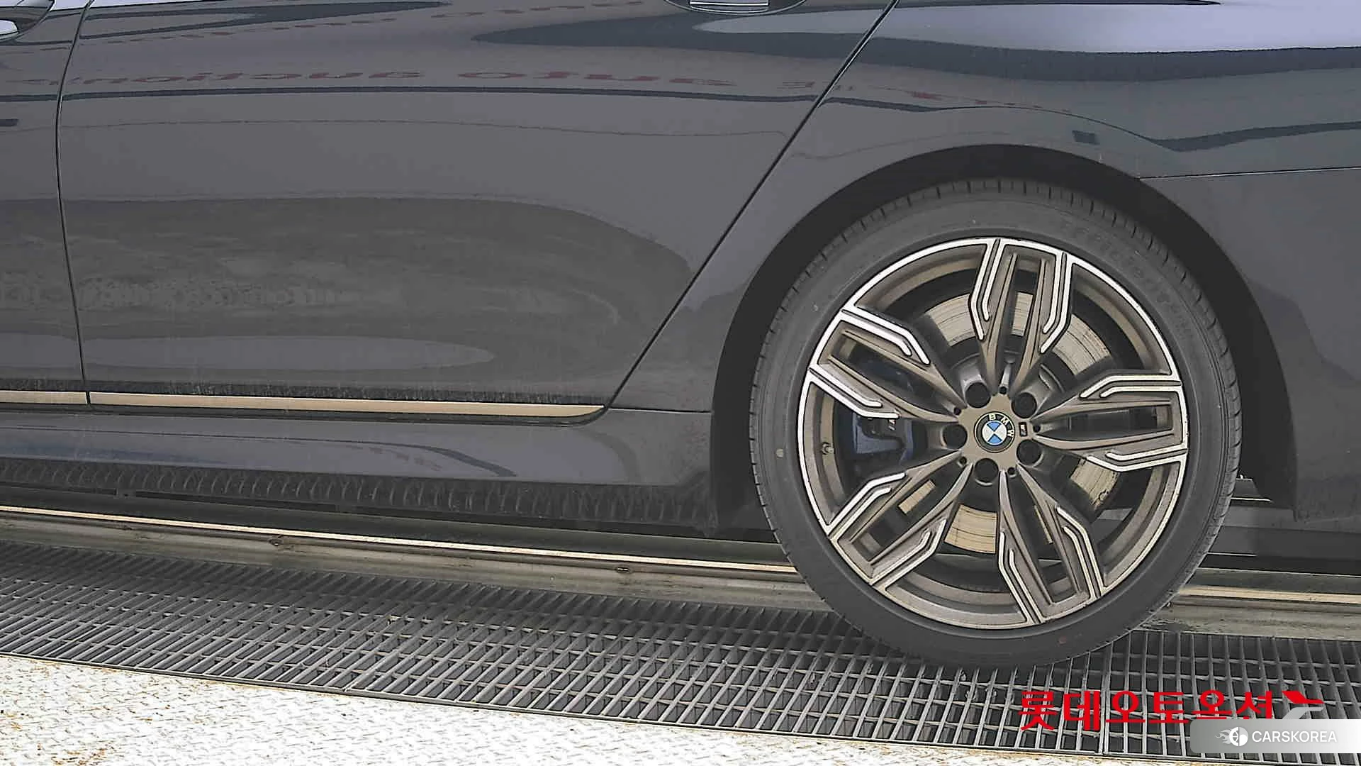 BMW  M760Li xDrive id 4289667 из Кореи 14