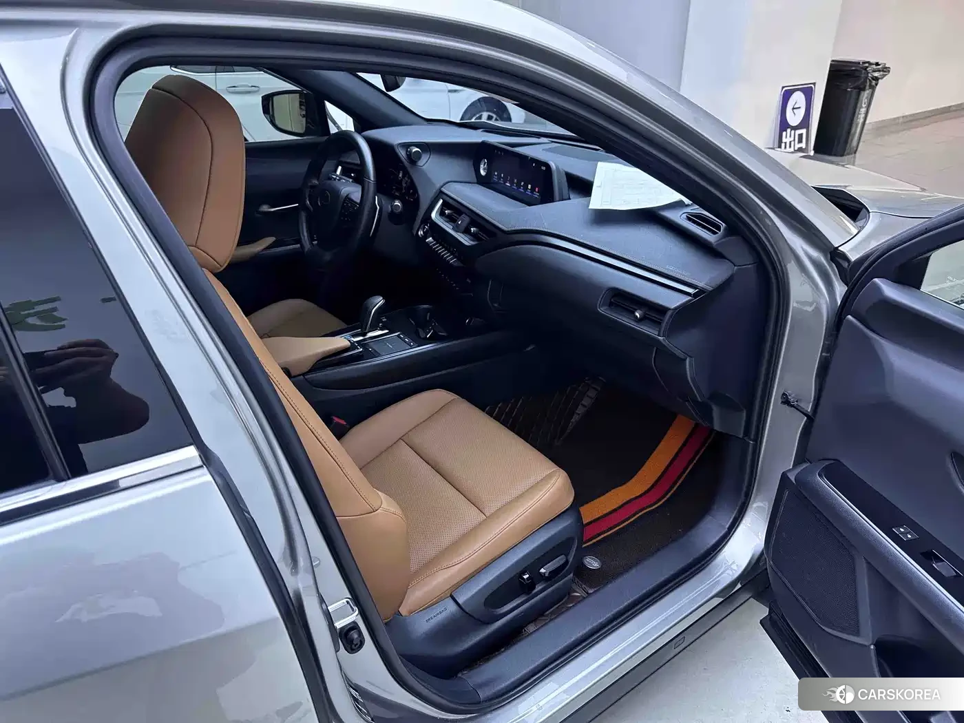 Lexus UX id 4622542 из Китая 14