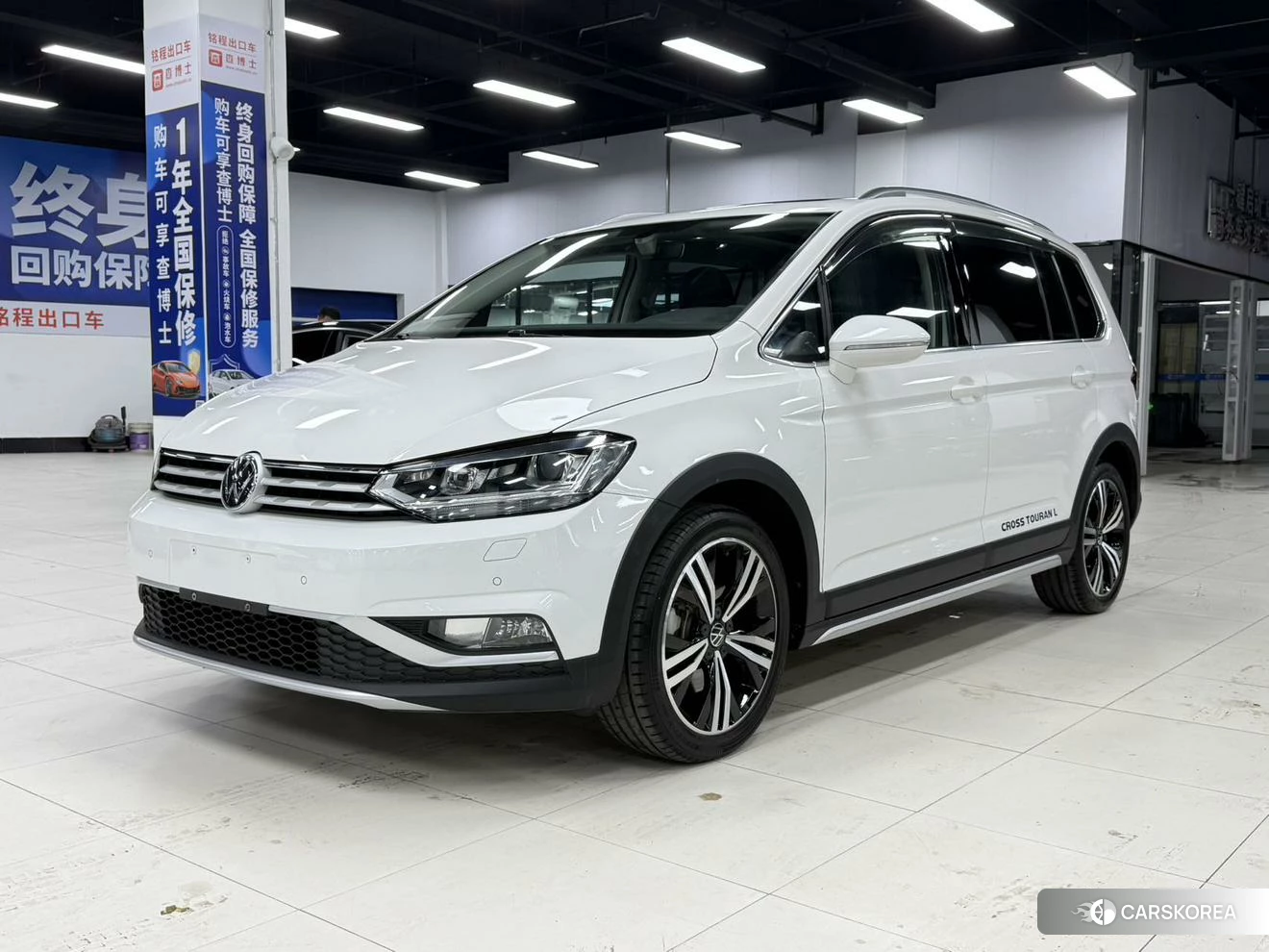 Volkswagen Touran L id 4420988 из Китая 14