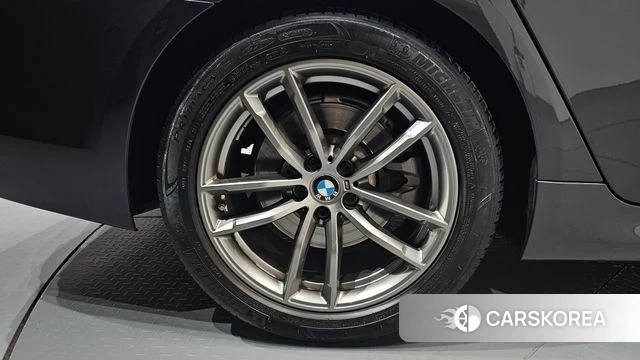 BMW 5 Series (G30) id 4594615 из Кореи 14