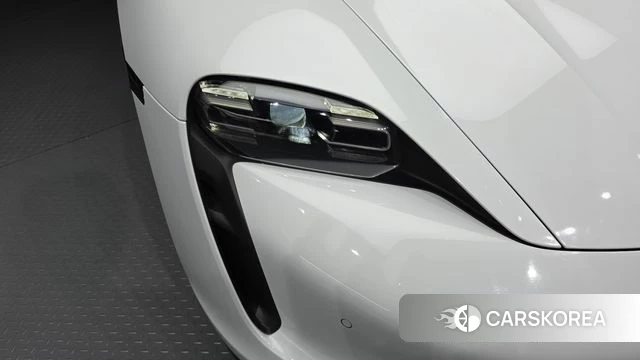 Porsche Taycan id 4382878 из Кореи 14