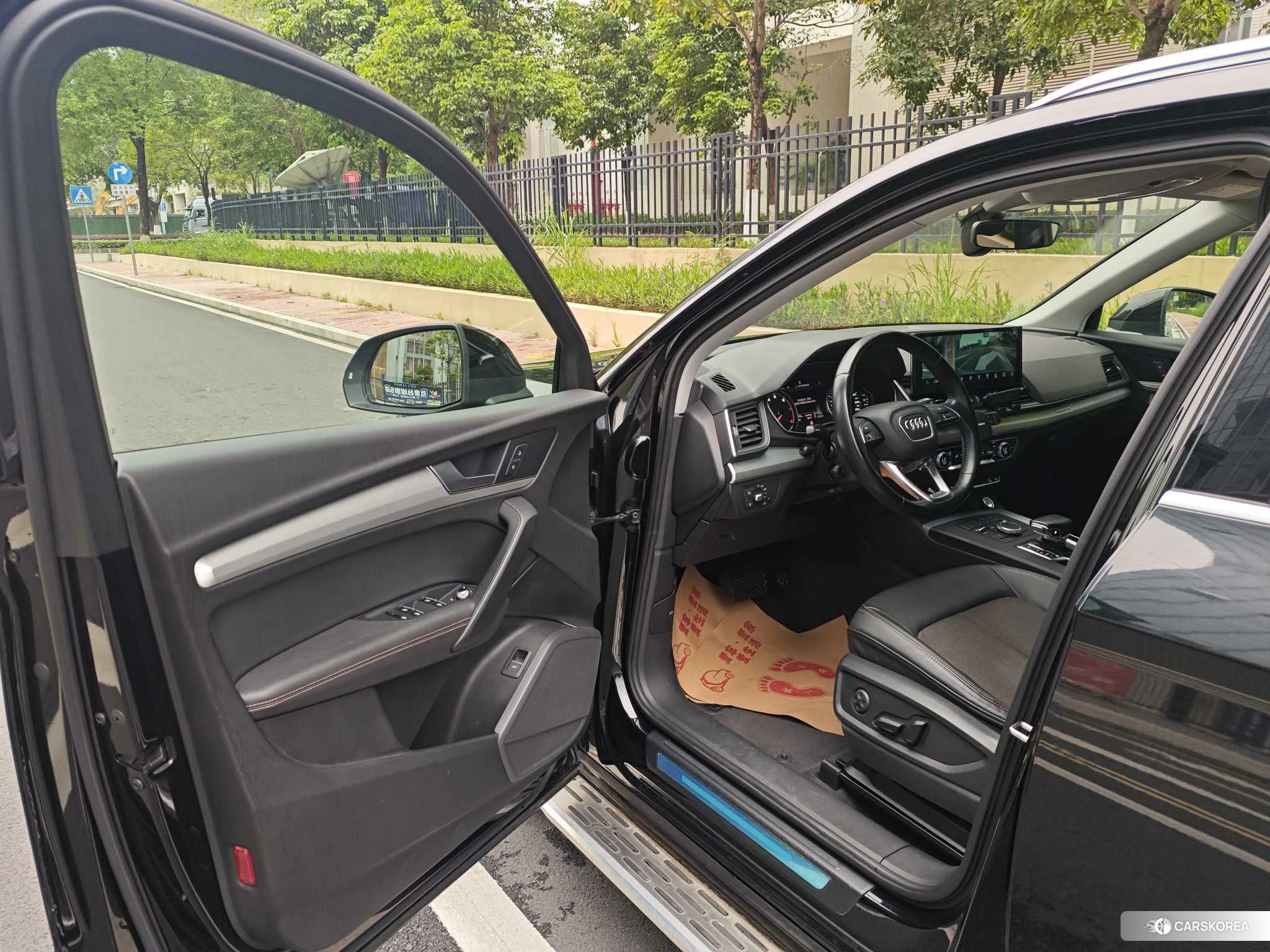 Audi Q5L id 4432197 из Китая 14