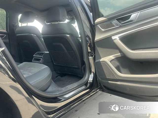 Audi A6L id 4266037 из Китая 14