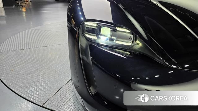 Porsche Taycan id 4361271 из Кореи 14