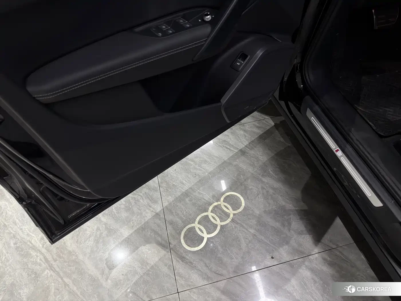 Audi Q5L id 4600957 из Китая 14