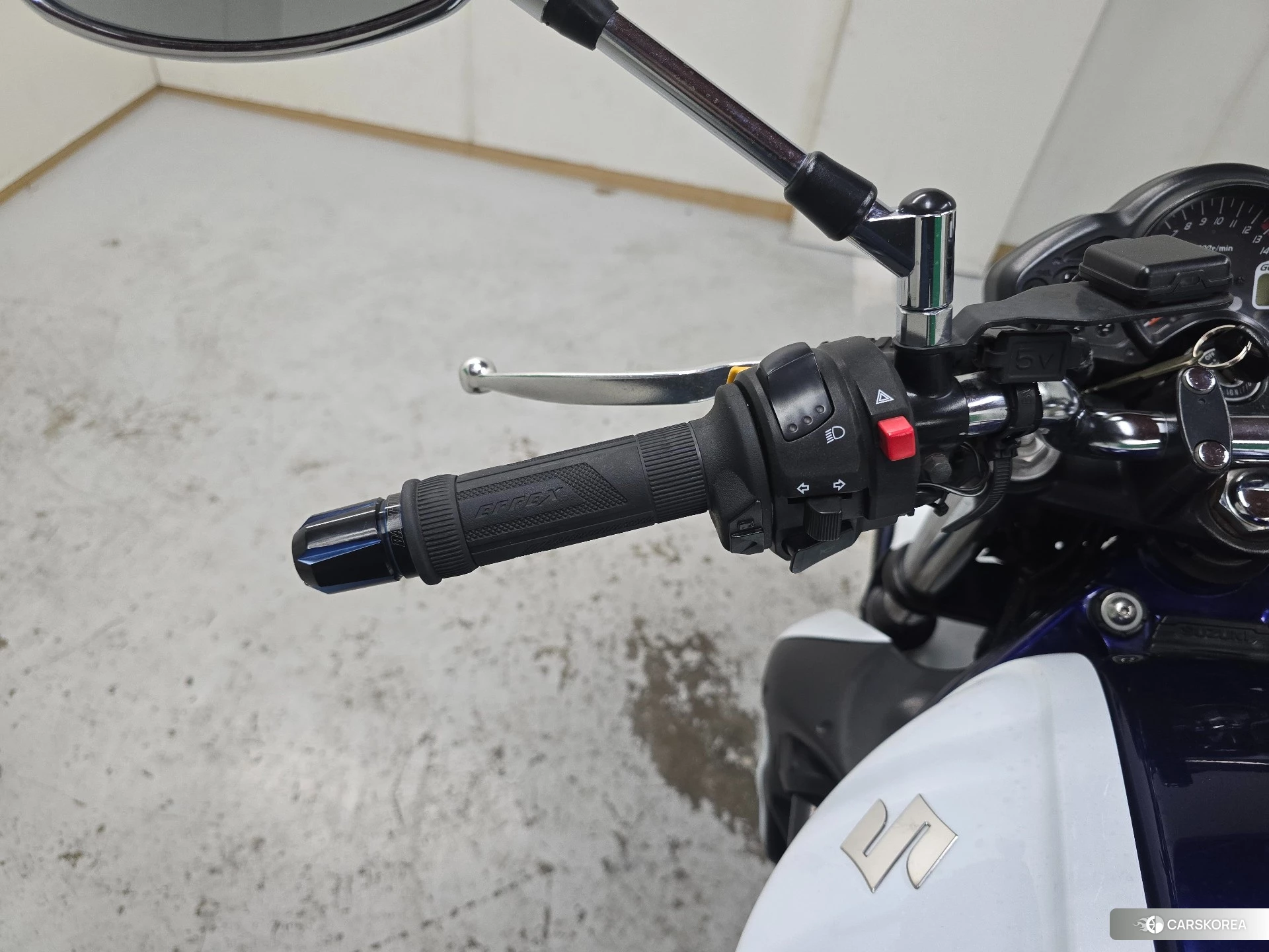 Suzuki GLADIUS 400 ABS id 4192832 из Японии 14