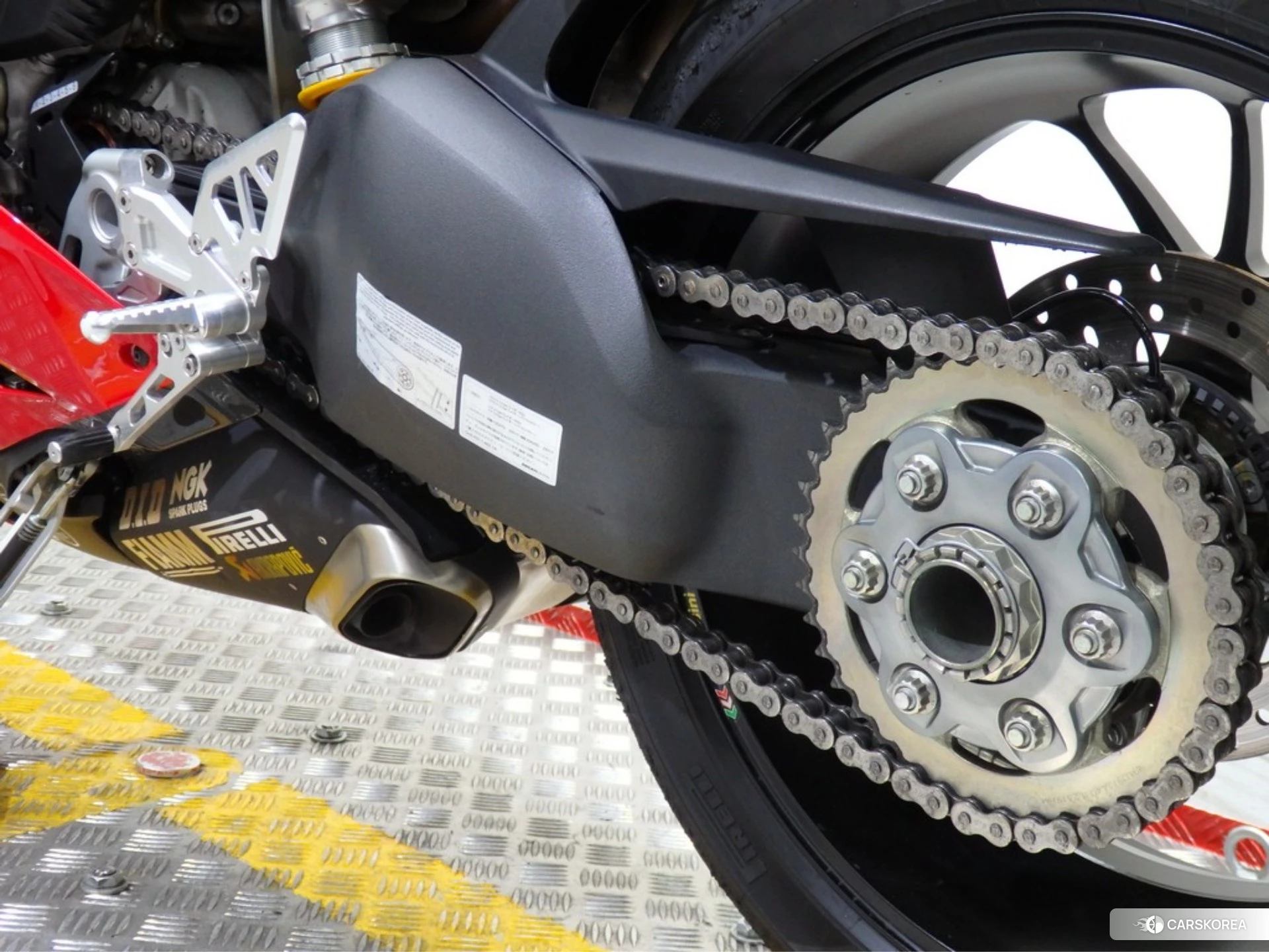 Ducati PANIGALE V4 S id 4373917 из Японии 14