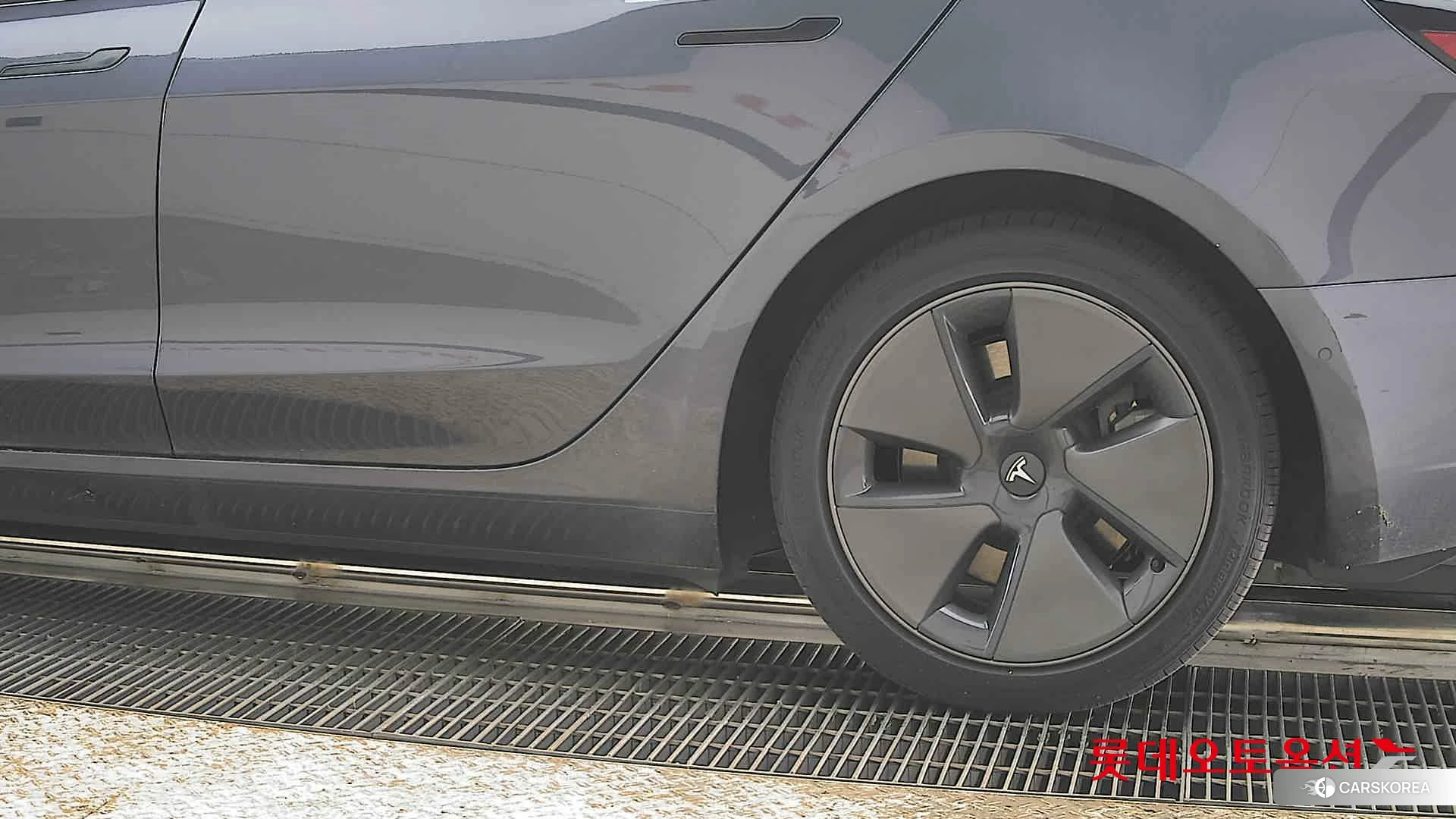 Tesla Model 3 Long Range id 3881982 из Кореи 14