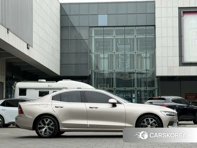 Volvo S60 id 4215695 из Китая 14