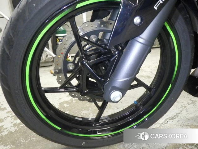 Kawasaki NINJA 400 id 3946857 из Японии 14