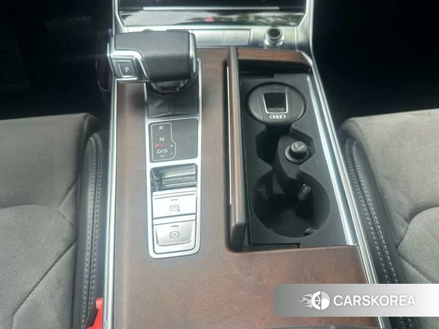 Audi A6L id 4348968 из Китая 14
