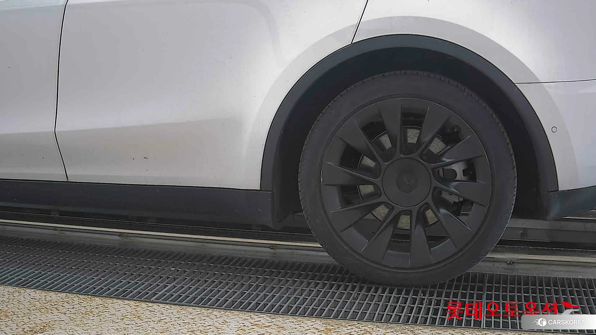 Tesla Model Y Long Range id 4296952 из Кореи 14