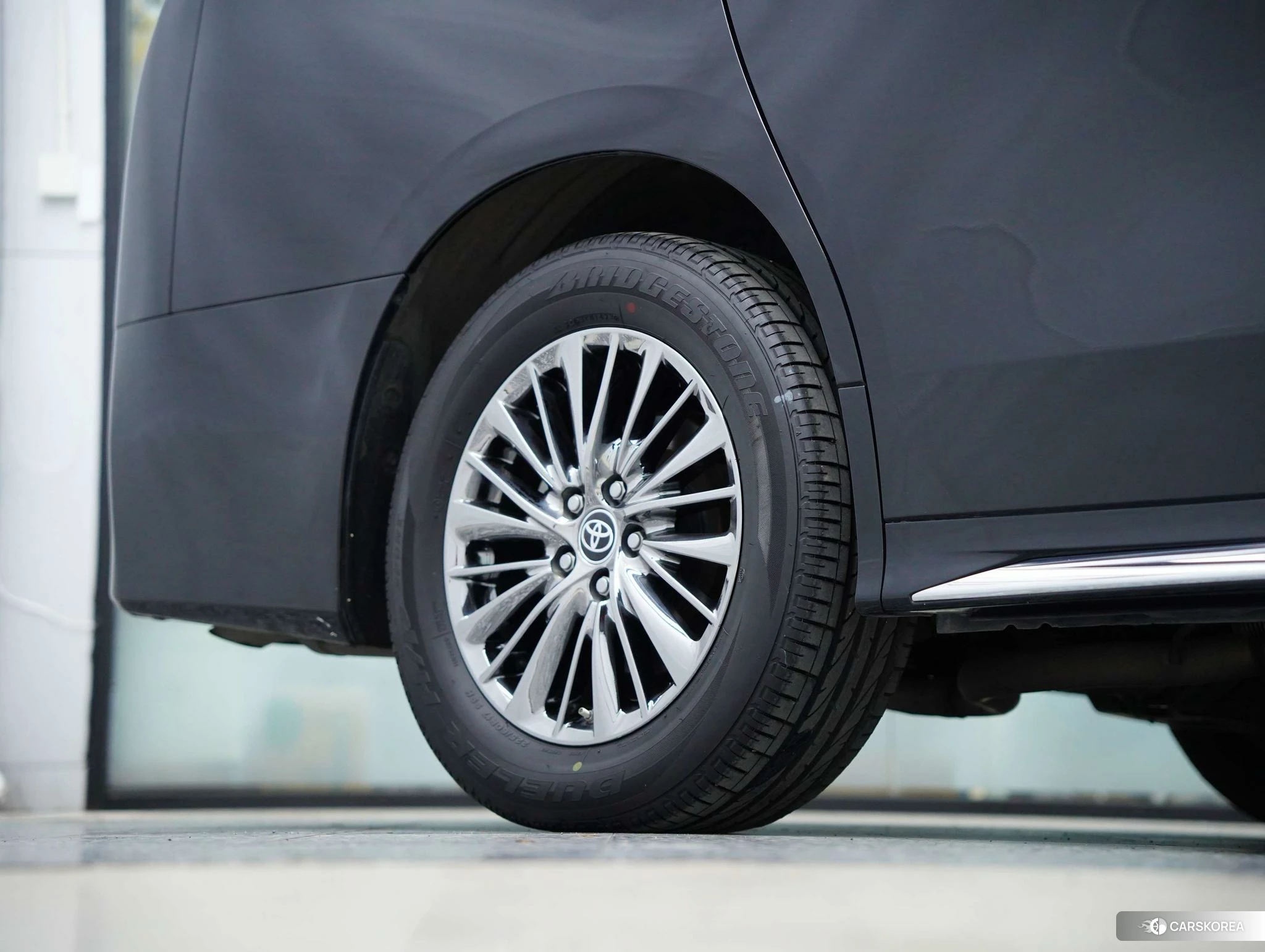Toyota Elfa id 4511019 из Китая 14