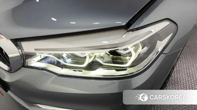 BMW 5 Series (G30) id 4794965 из Кореи 14